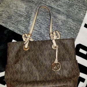 MICHAEL KORS JET SET PURSE